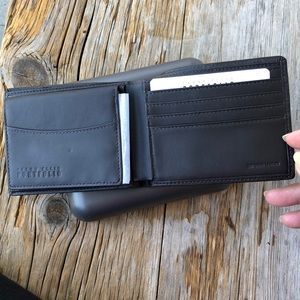 NEW Leather Bifold Wallet by Perry Ellis
